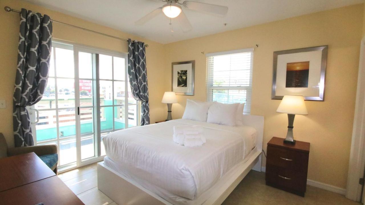 Johns Pass Condo'S- Fully Remote St. Pete Beach Eksteriør billede